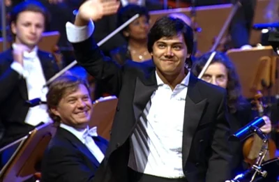 Benyamin Nuss Receives Well-Deserved Applause